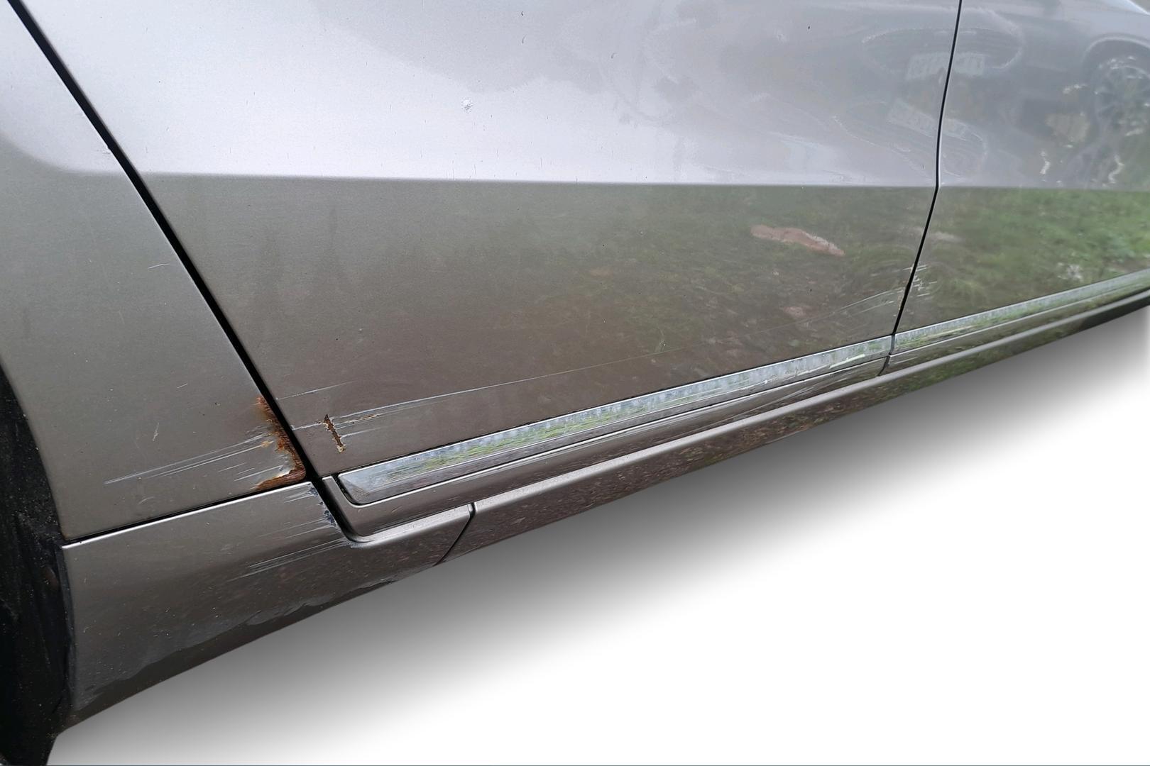 VOLKSWAGEN Passat 2012