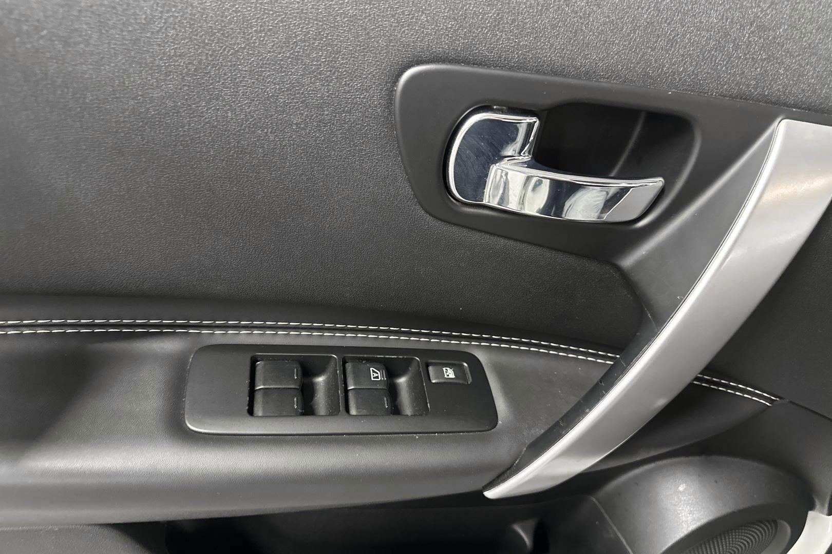 NISSAN Qashqai 2013