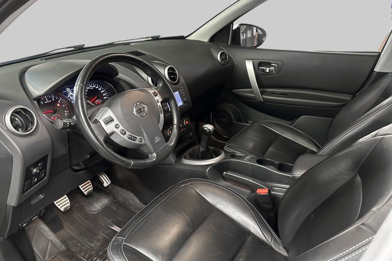 NISSAN Qashqai 2013