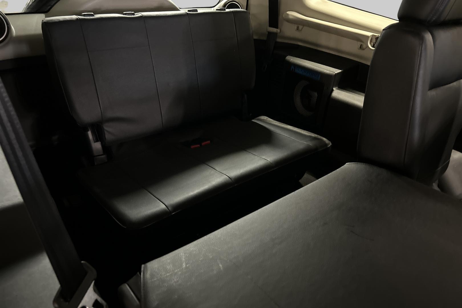 MITSUBISHI Pajero 2016