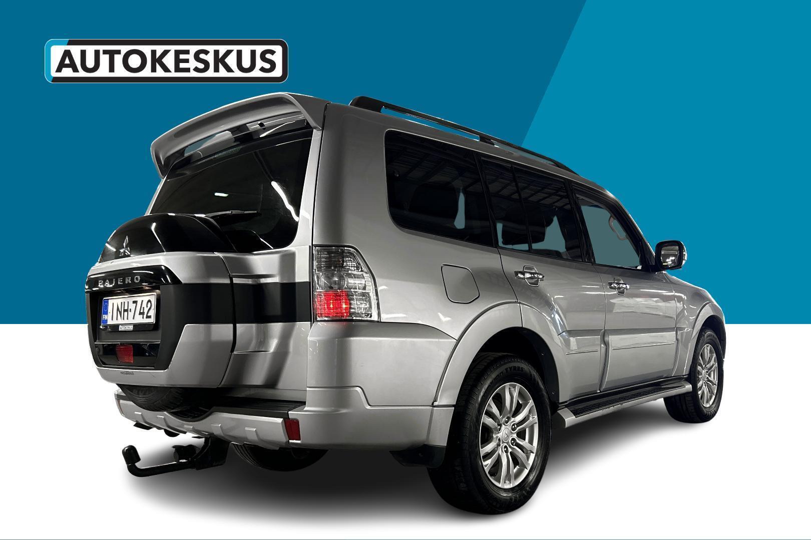 MITSUBISHI Pajero 2016