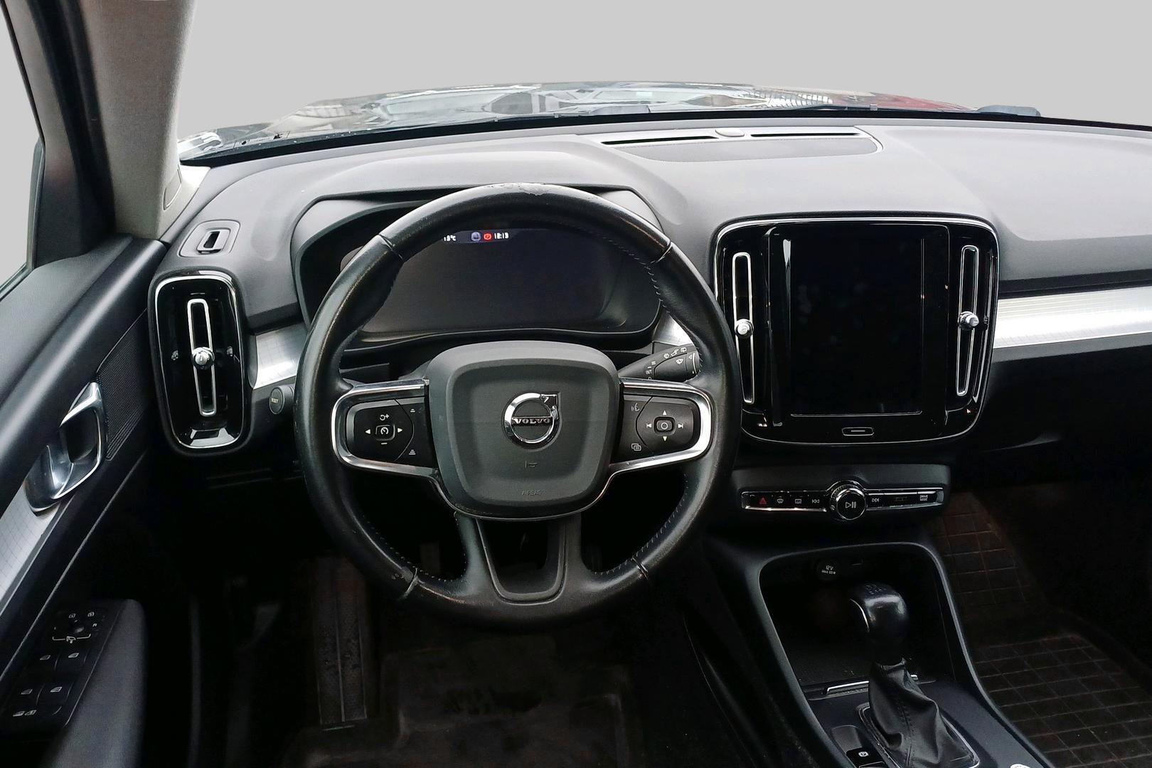 VOLVO XC40 2020