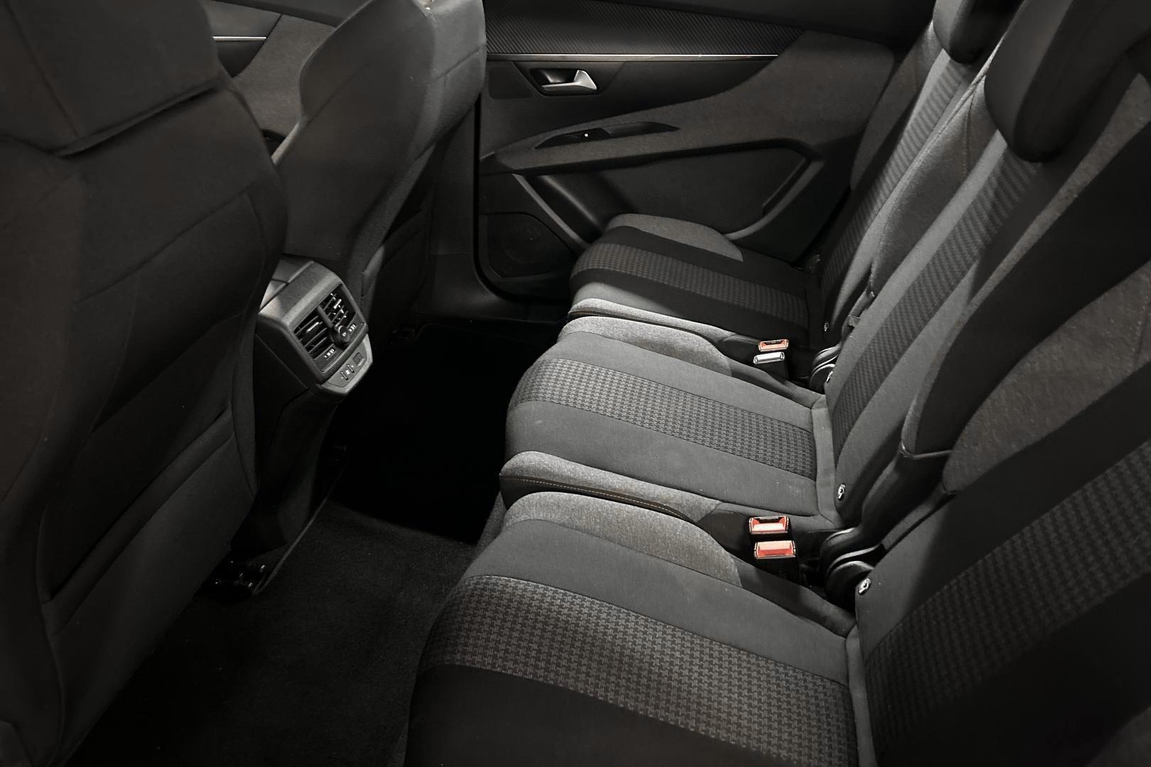 PEUGEOT 5008 10