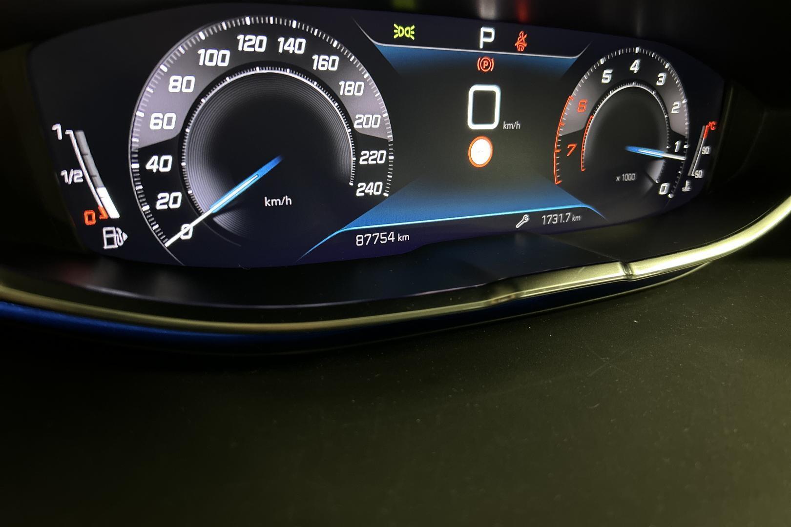 PEUGEOT 5008 14