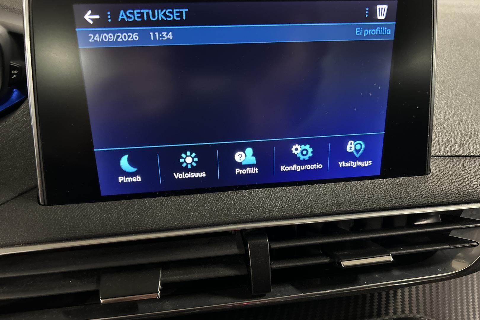 PEUGEOT 5008 17