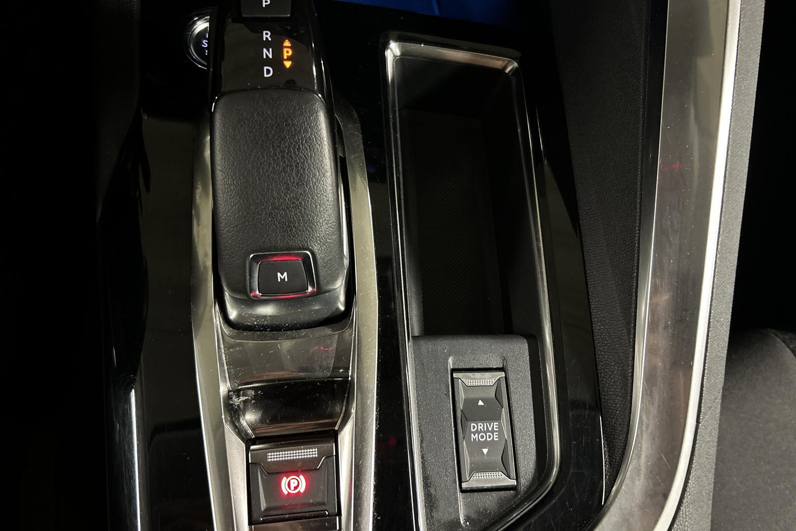 PEUGEOT 5008 22