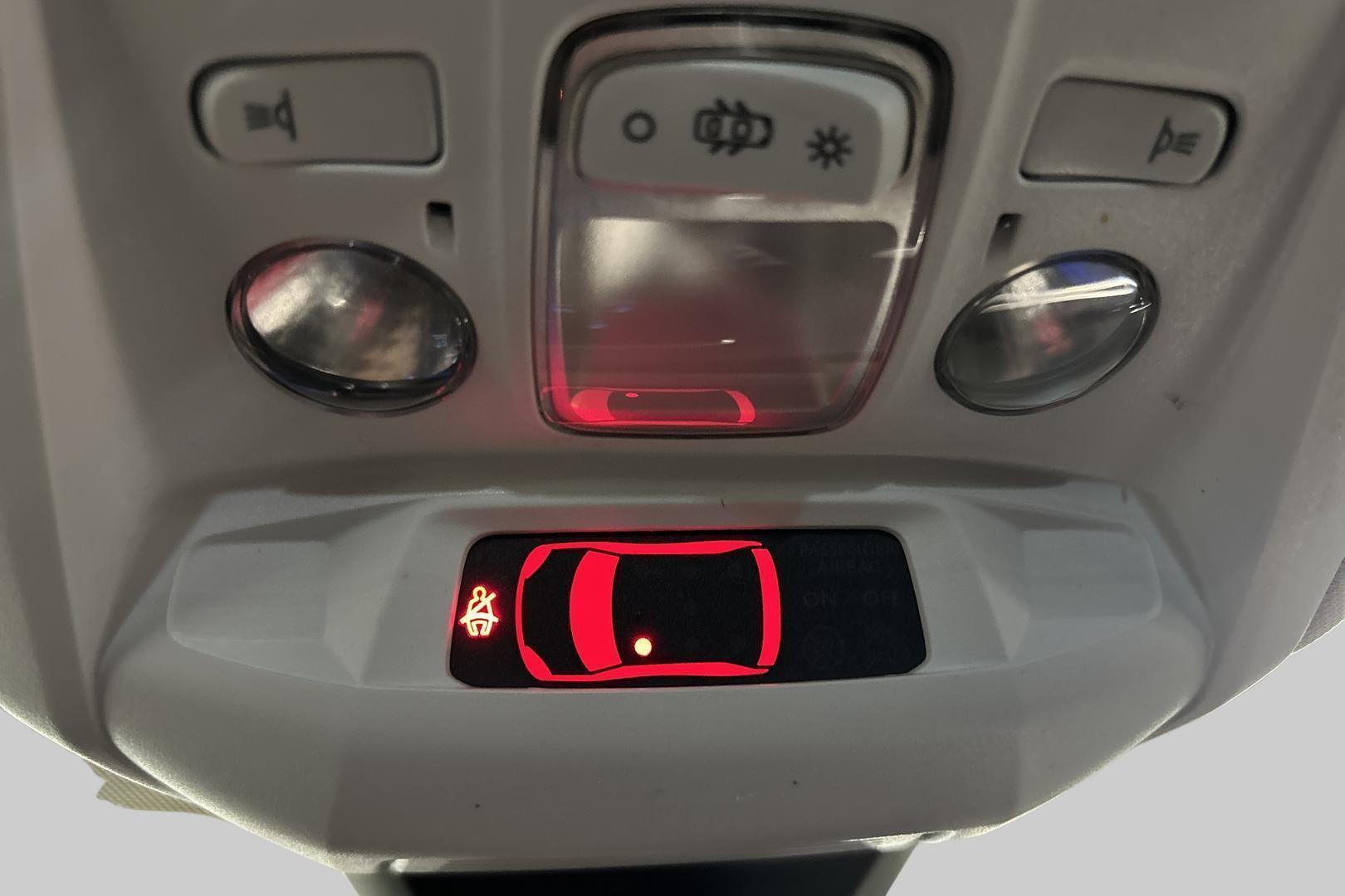 PEUGEOT 5008 27