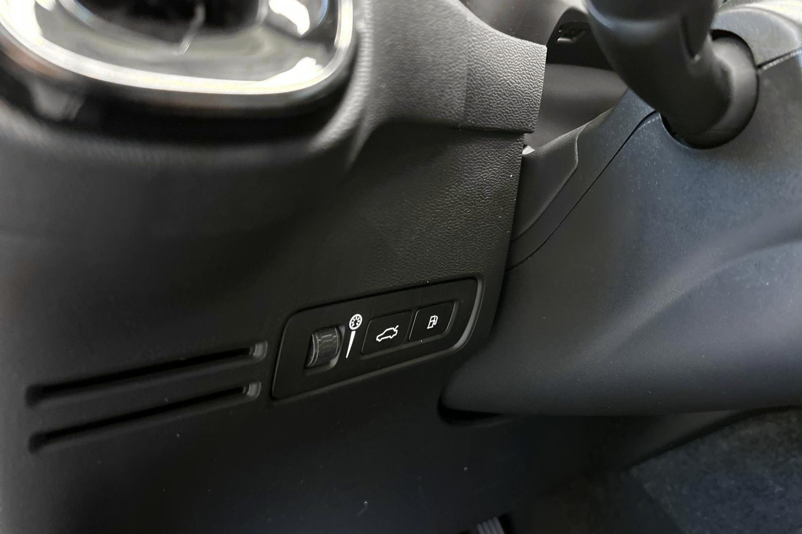 VOLVO XC40 2023