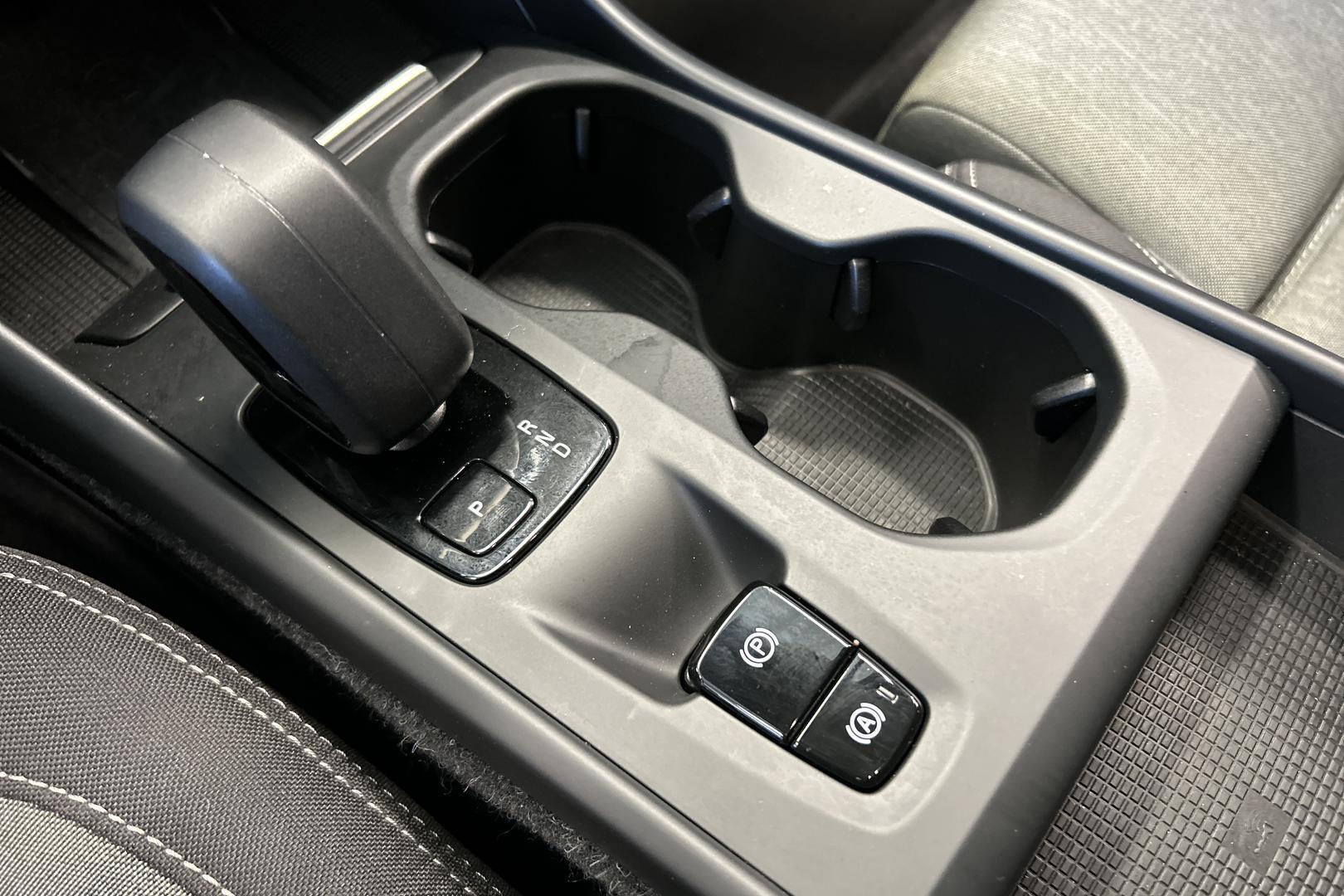 VOLVO XC40 2023