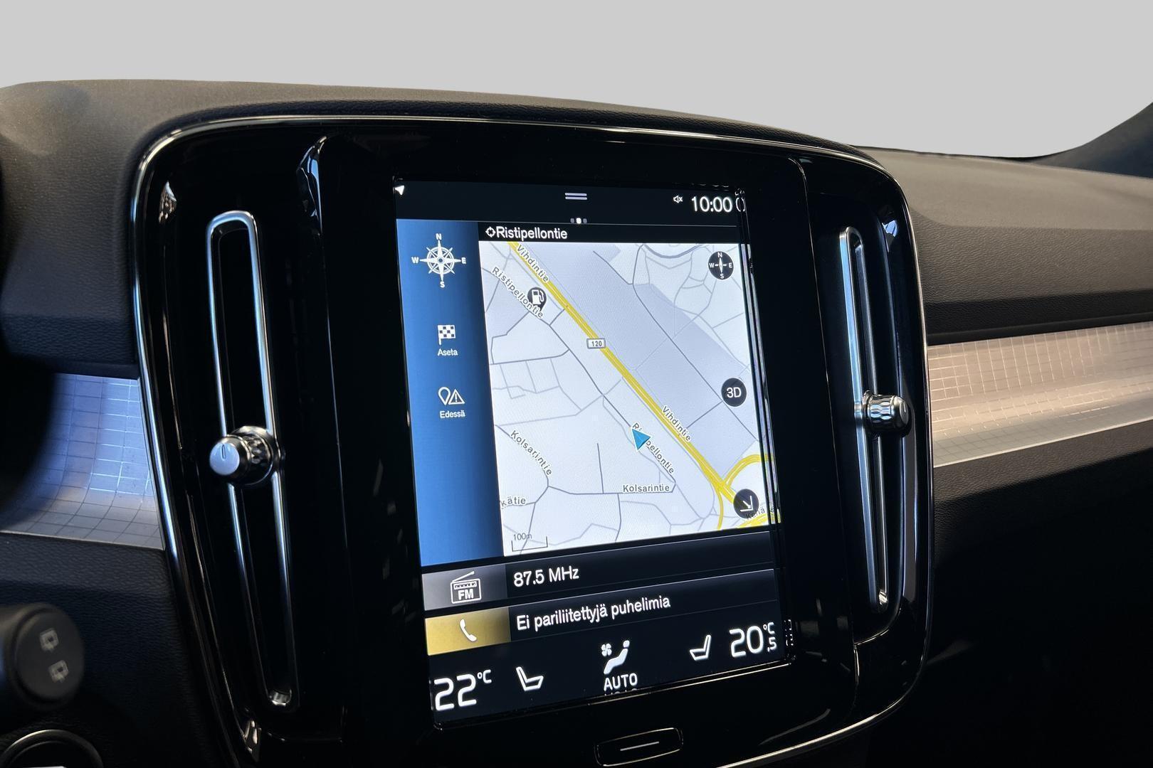 VOLVO XC40 2023