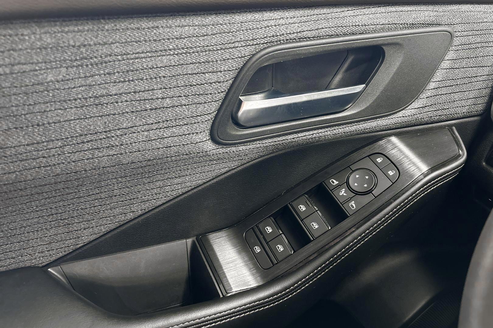 NISSAN X-Trail 2024