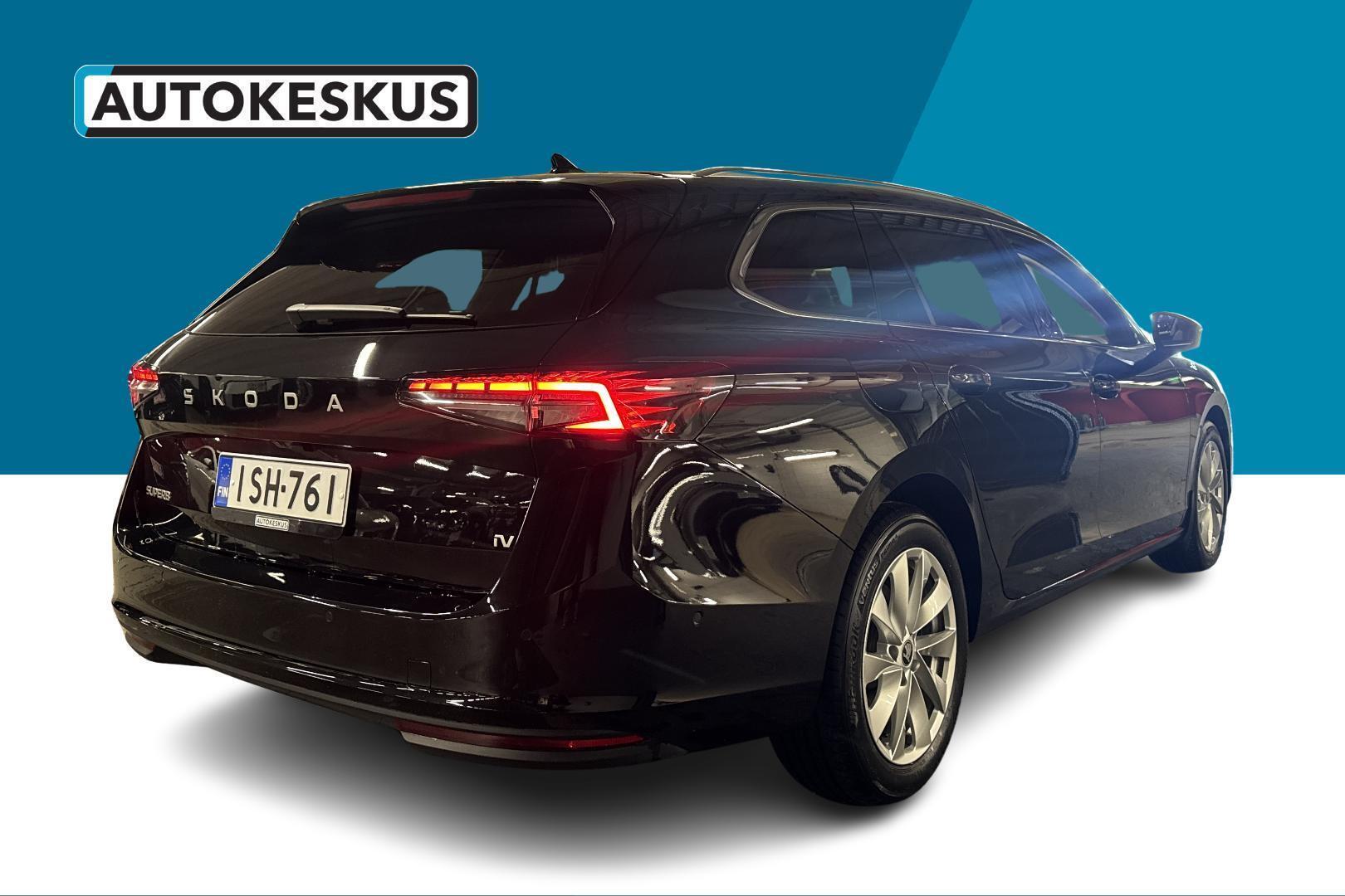 SKODA Superb 2025