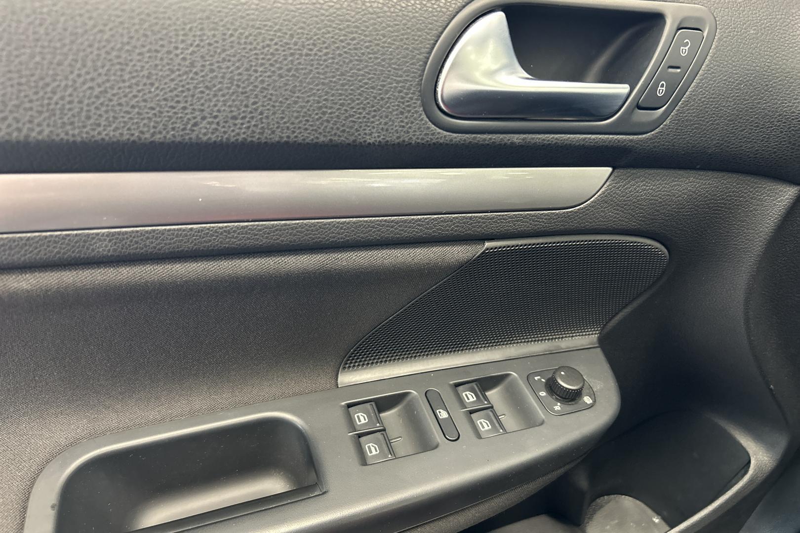 VOLKSWAGEN Golf 2011