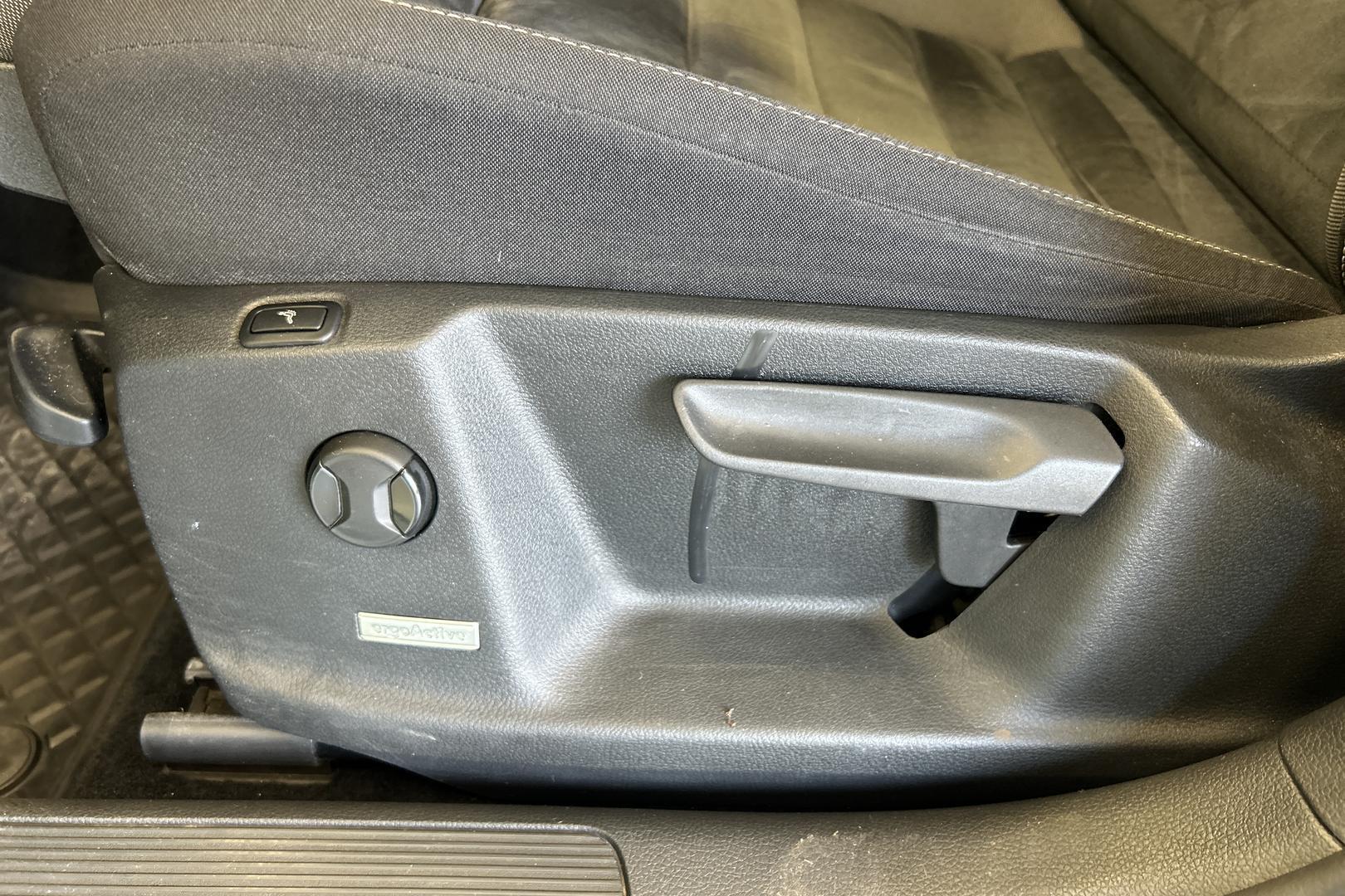 VOLKSWAGEN Golf Sportsvan 2017