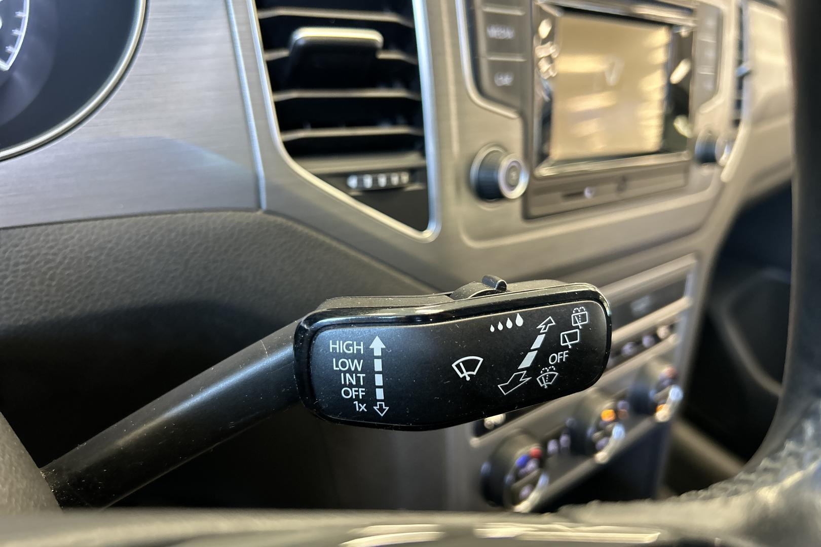 VOLKSWAGEN Golf Sportsvan 2017