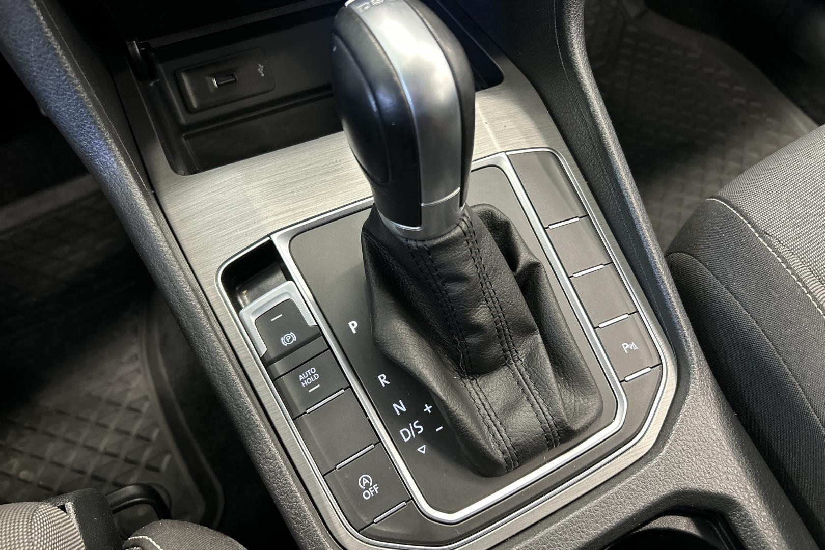 VOLKSWAGEN Golf Sportsvan 2017