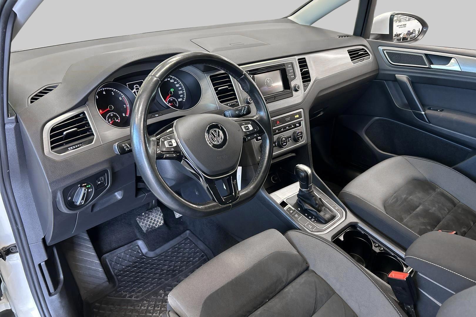 VOLKSWAGEN Golf Sportsvan 2017