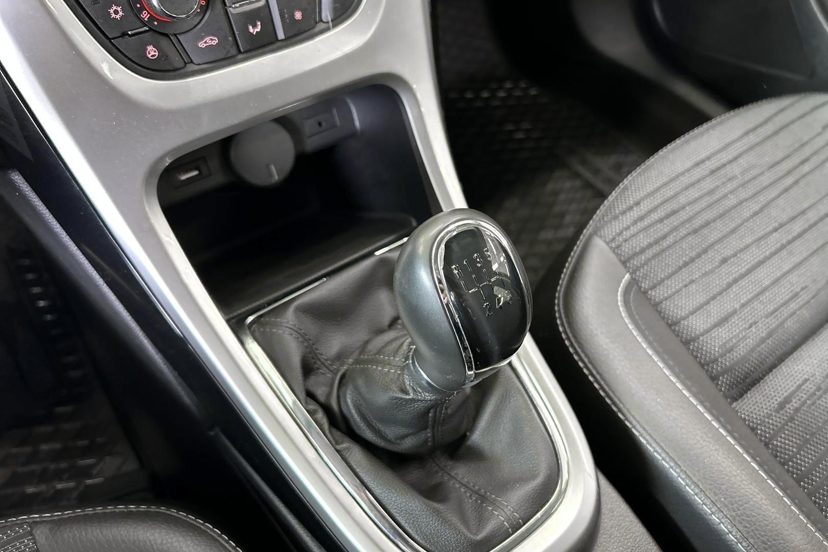 OPEL Astra 2015