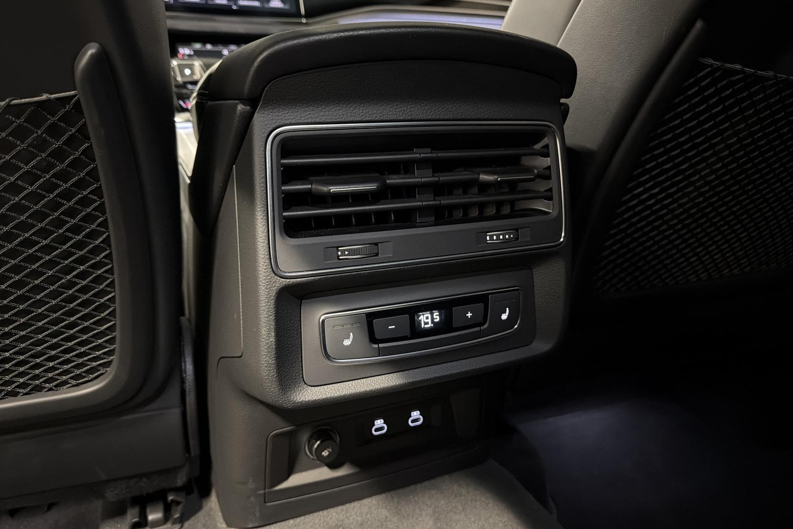 AUDI Q8 2023