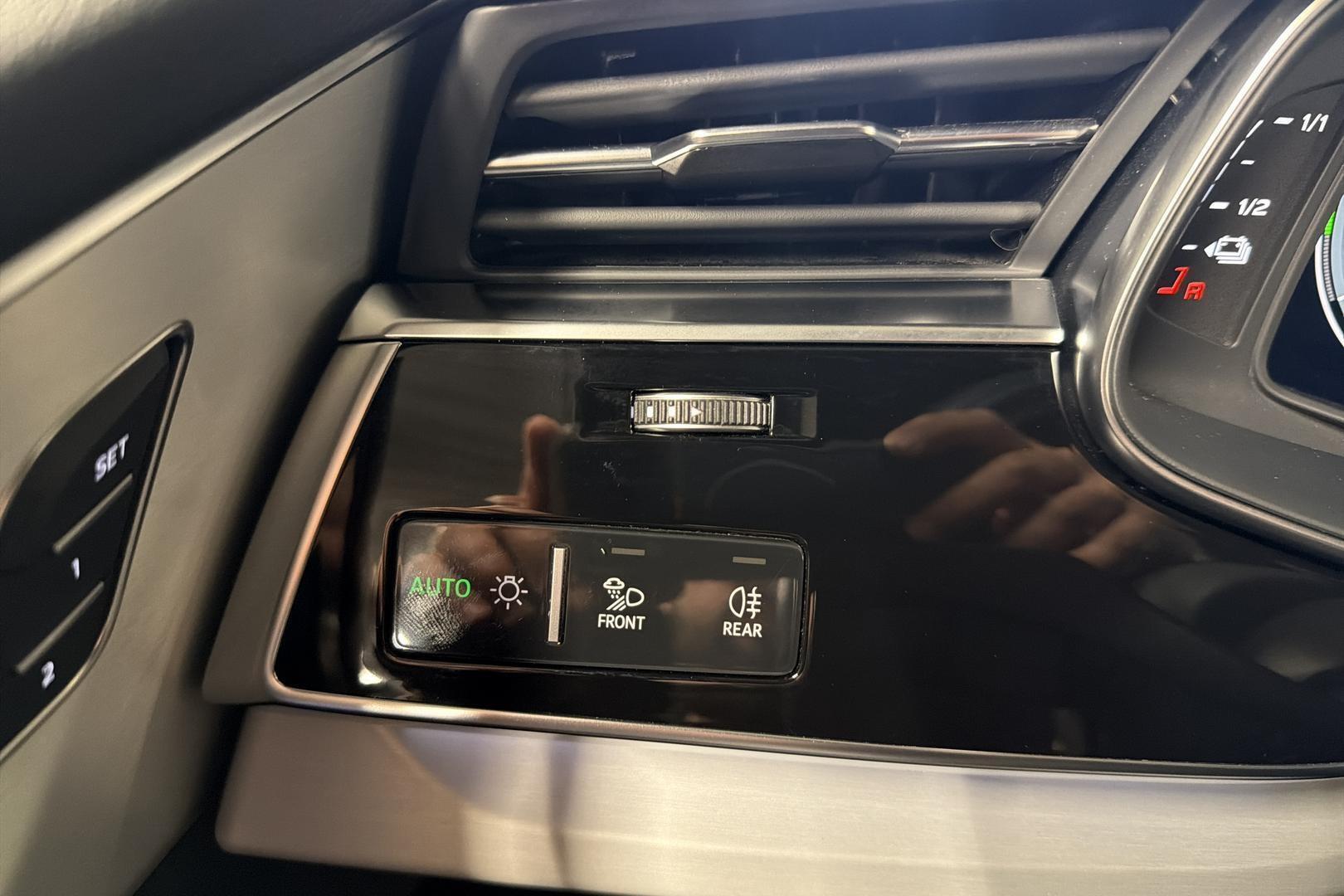 AUDI Q8 2023
