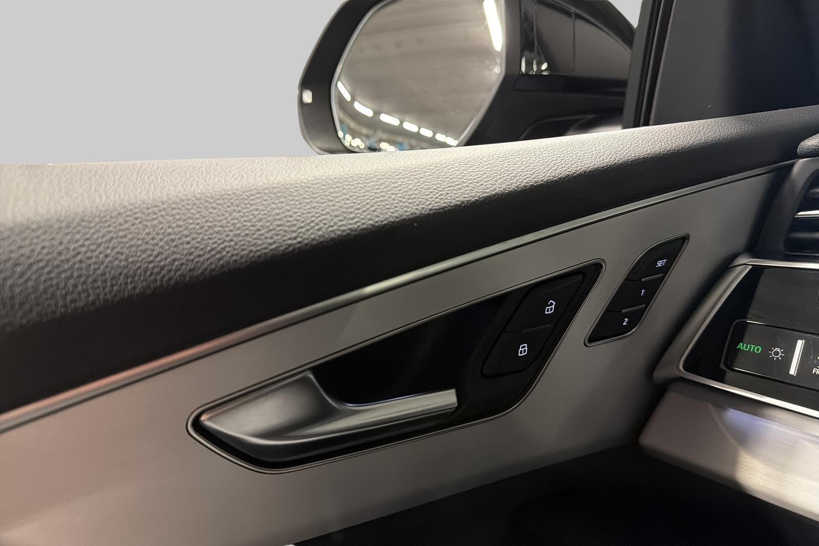 AUDI Q8 2023