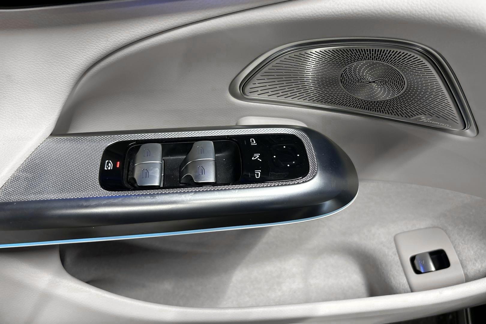 MERCEDES-BENZ E 2025