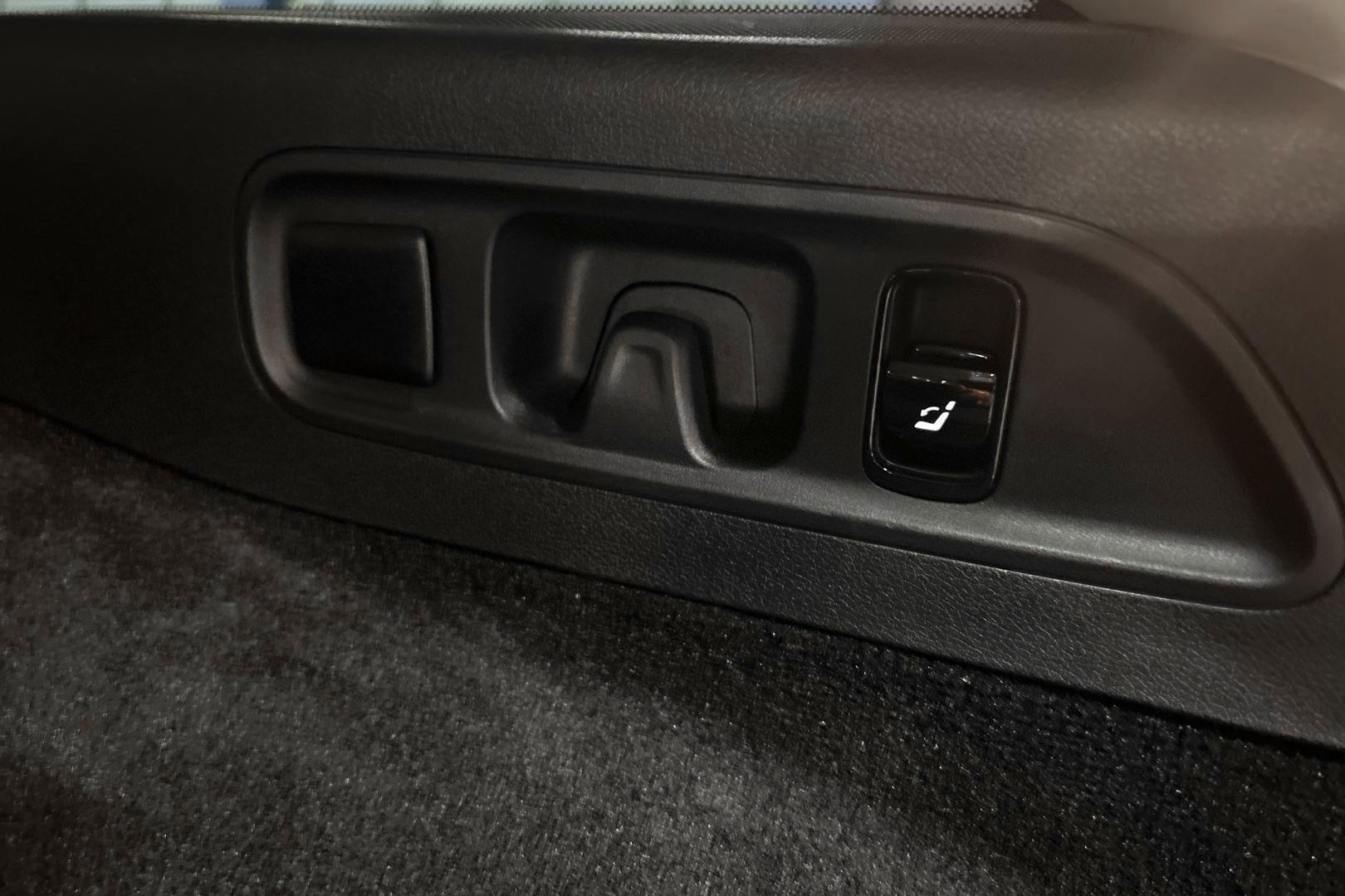 MERCEDES-BENZ E 2025