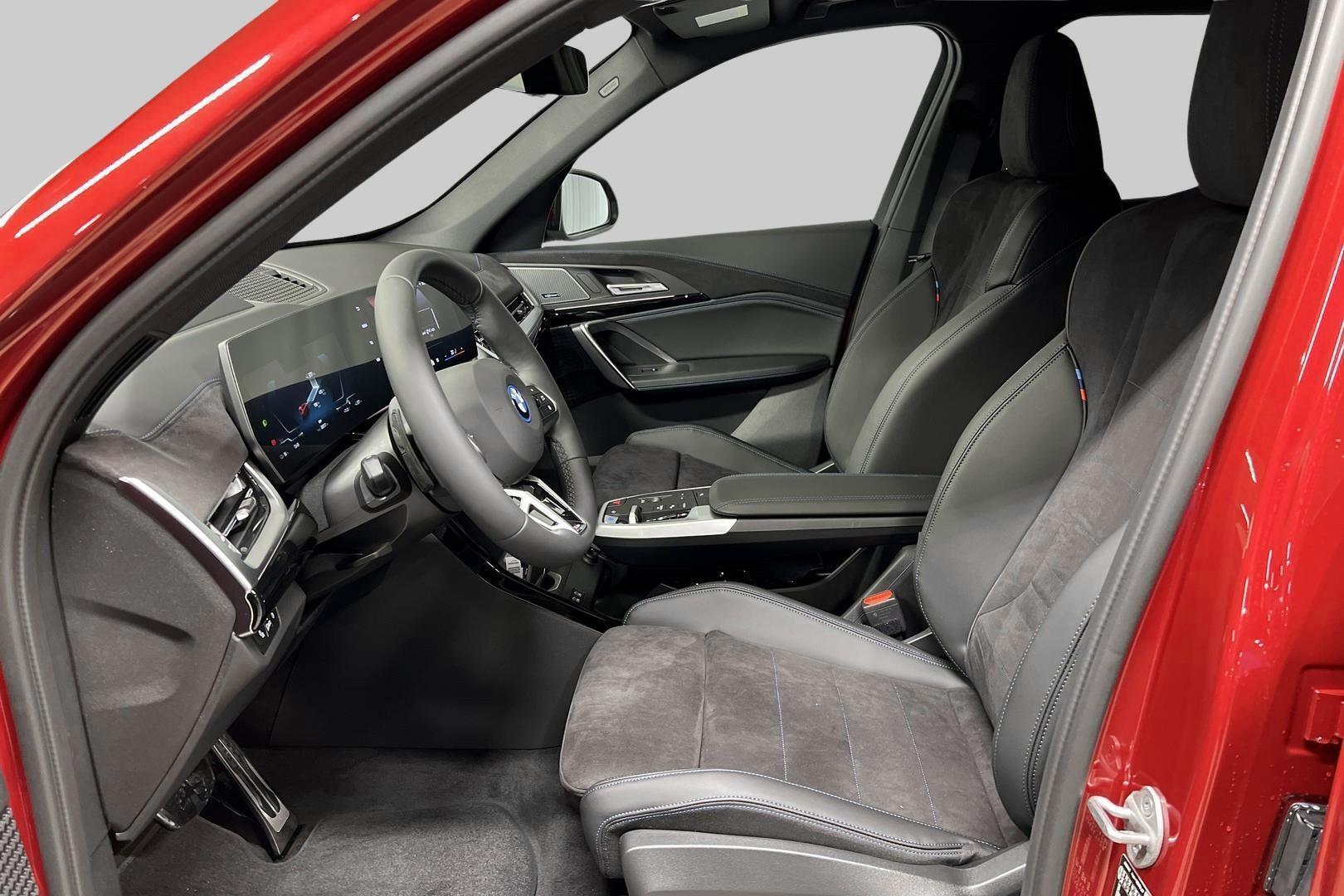BMW iX1 2025