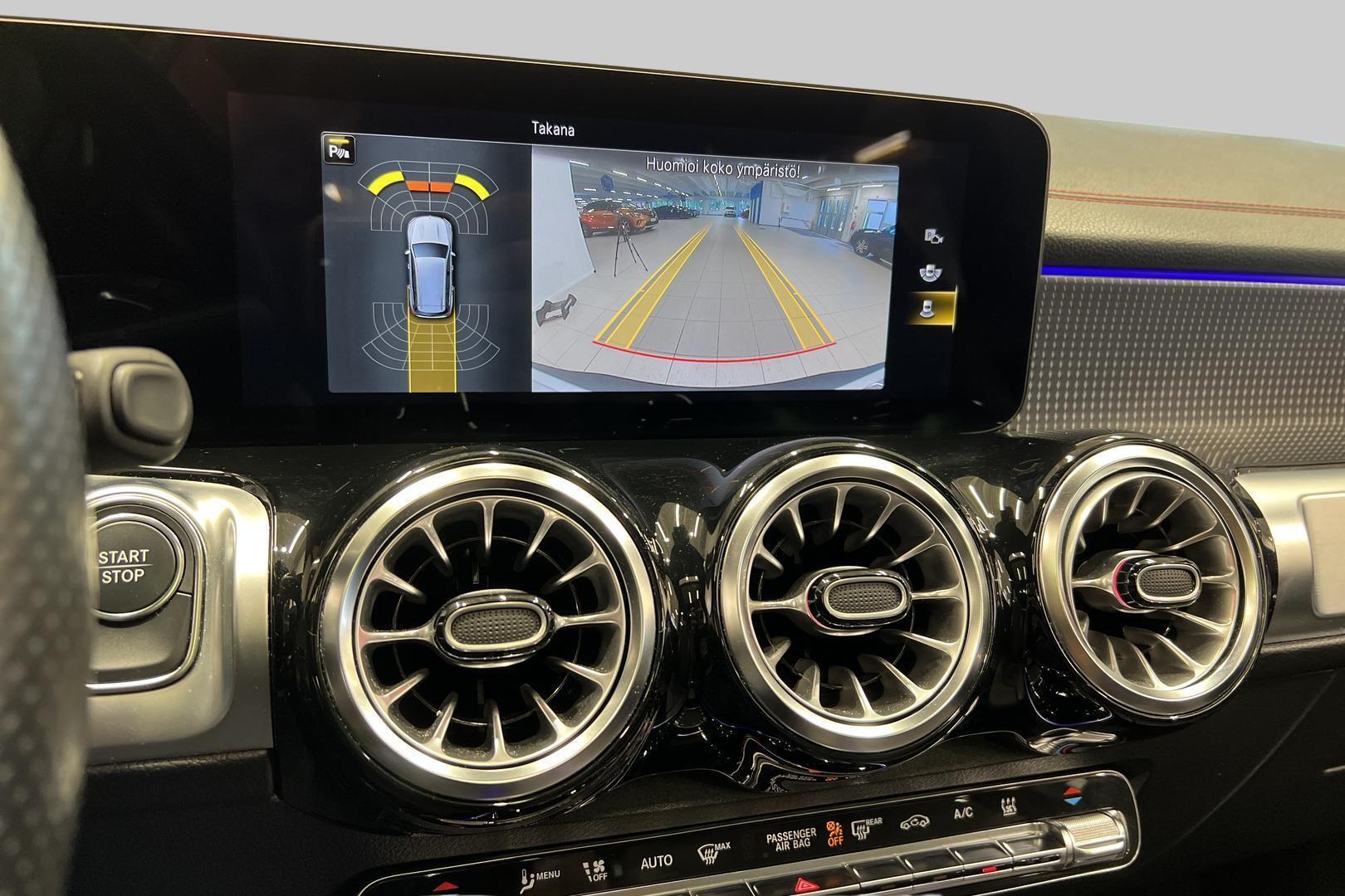 MERCEDES-BENZ EQB 2023