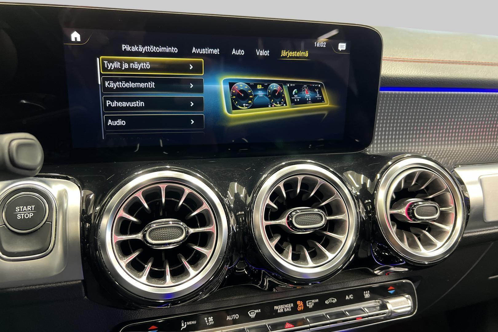 MERCEDES-BENZ EQB 2023