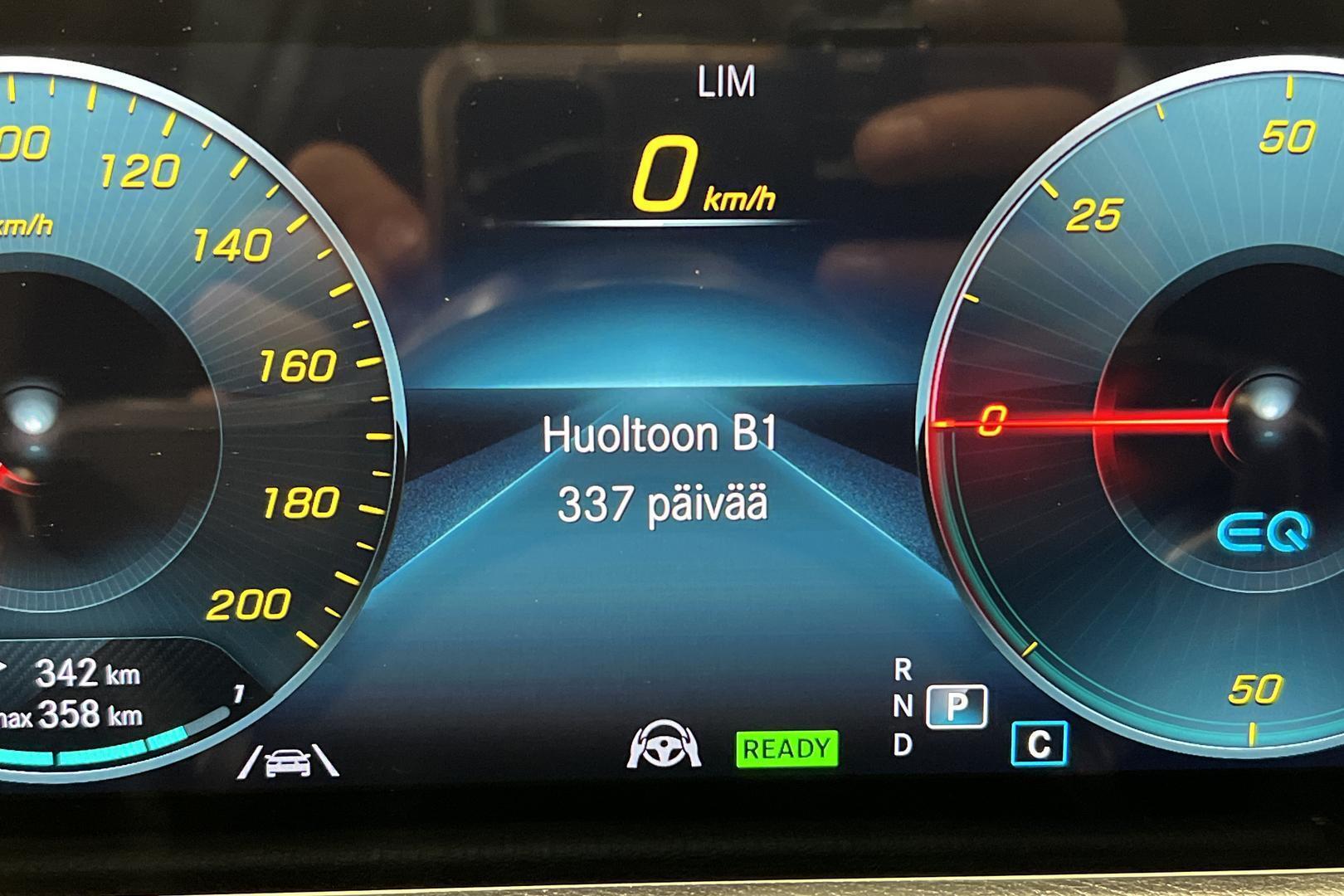 MERCEDES-BENZ EQB 2023