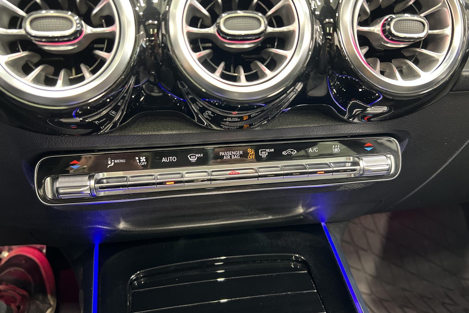 MERCEDES-BENZ EQB 2023