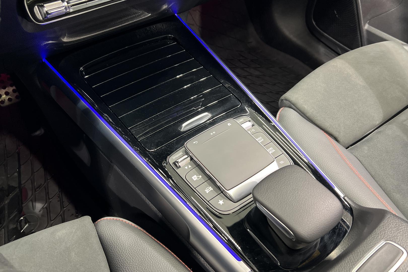 MERCEDES-BENZ EQB 2023