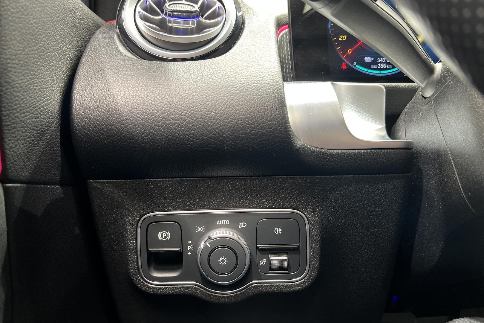 MERCEDES-BENZ EQB 2023