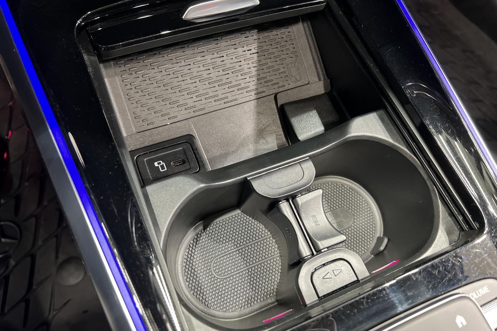 MERCEDES-BENZ EQB 2023