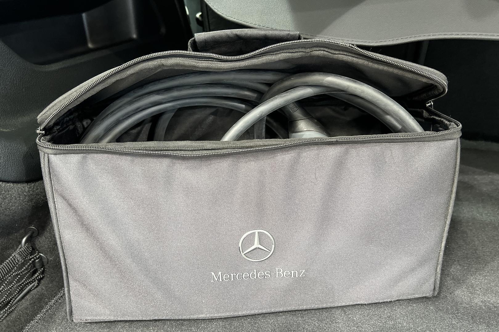 MERCEDES-BENZ EQB 2023