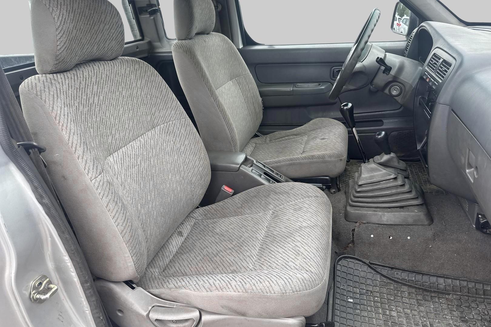 NISSAN Pick-up 1999