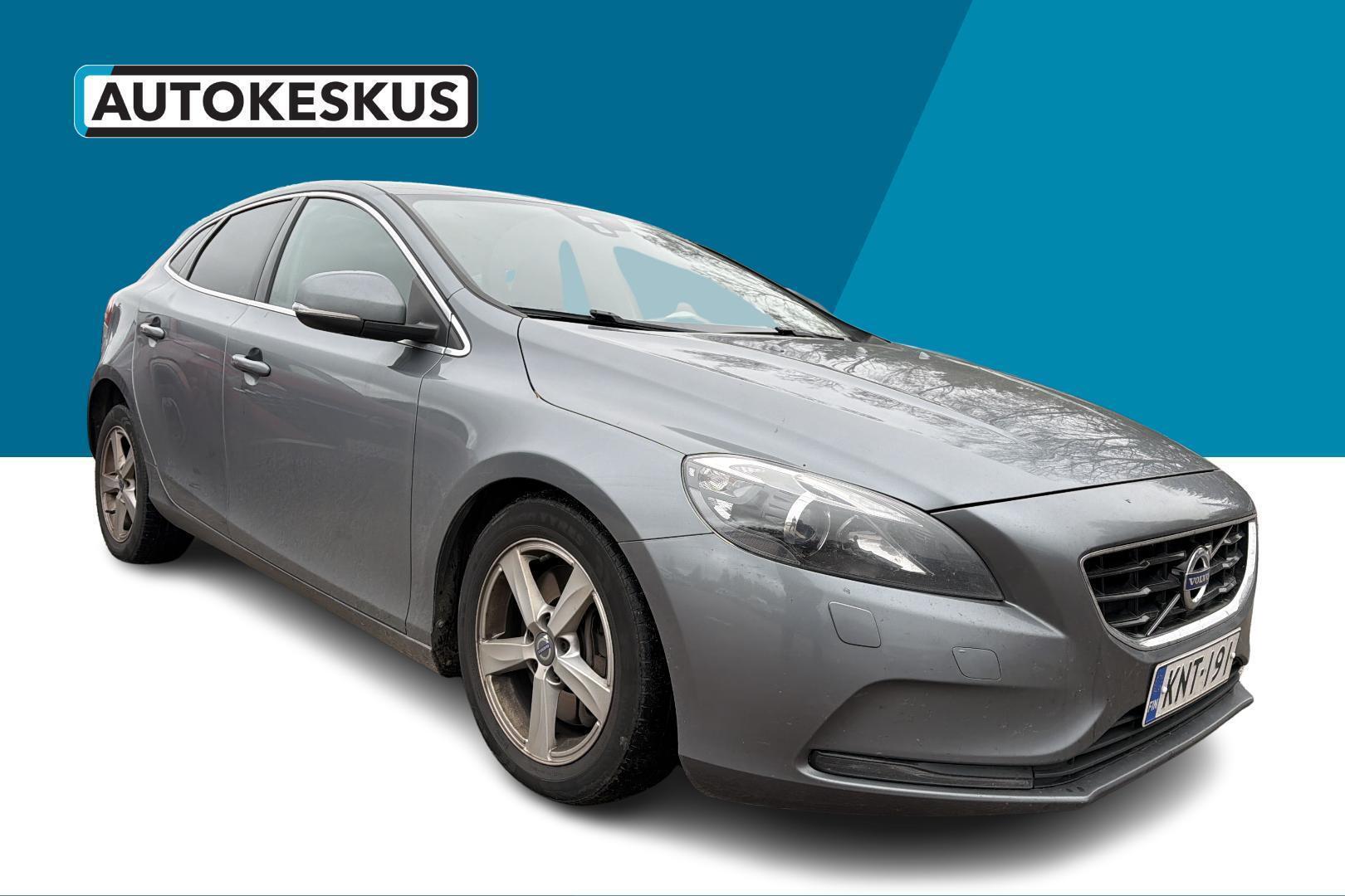 VOLVO V40 2016