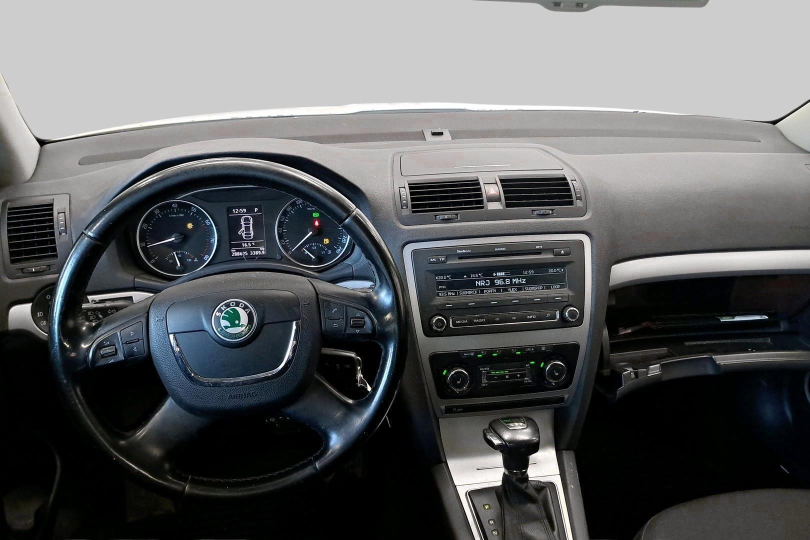 SKODA Octavia 2011