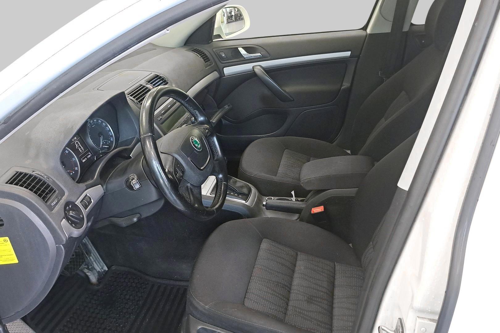 SKODA Octavia 2011