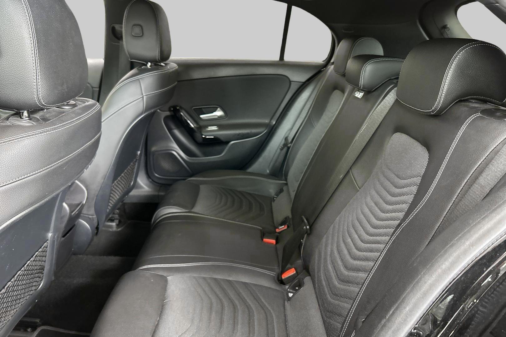 MERCEDES-BENZ A 2018