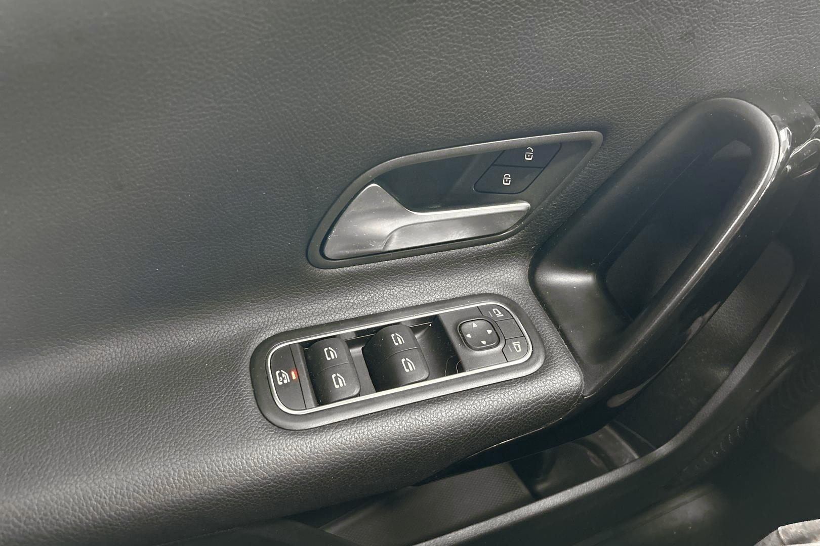 MERCEDES-BENZ A 2018