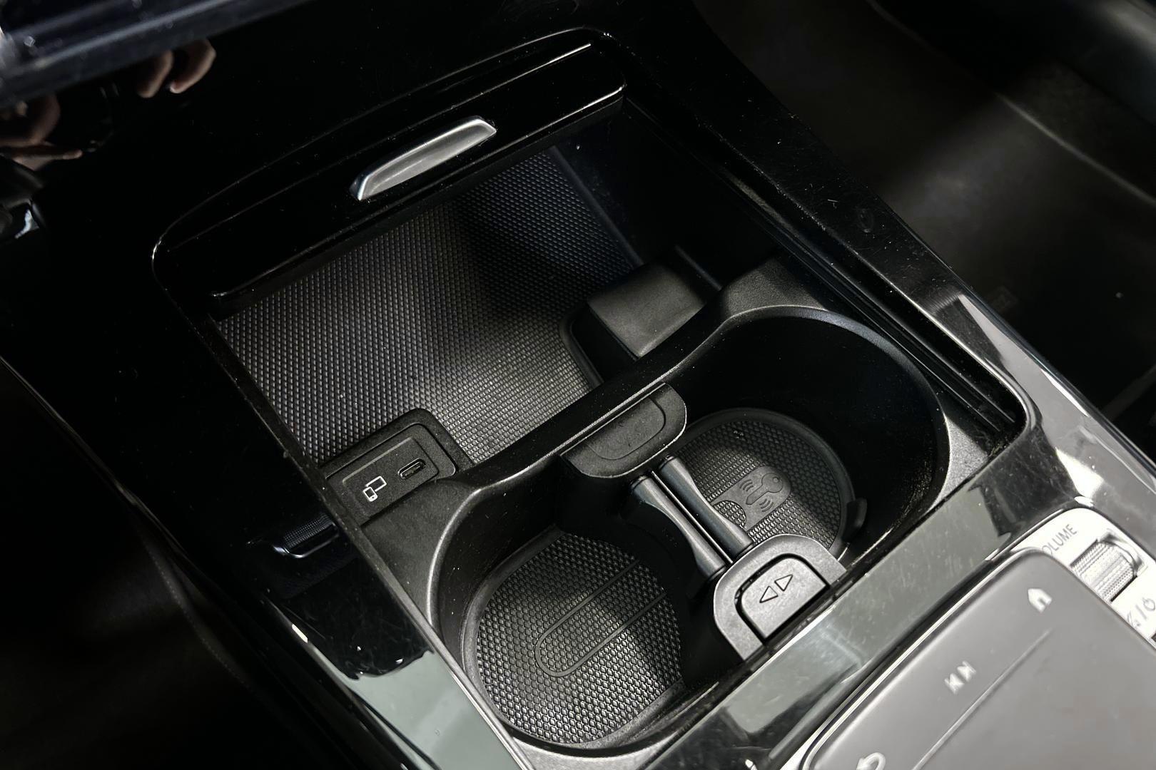 MERCEDES-BENZ A 2018