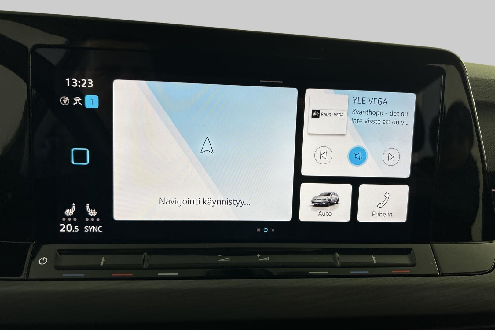 VOLKSWAGEN Golf 2023