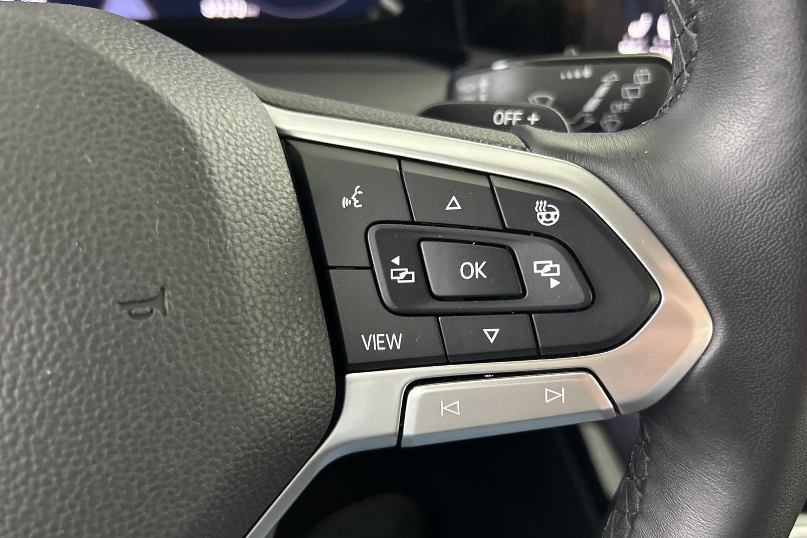 VOLKSWAGEN Golf 2023