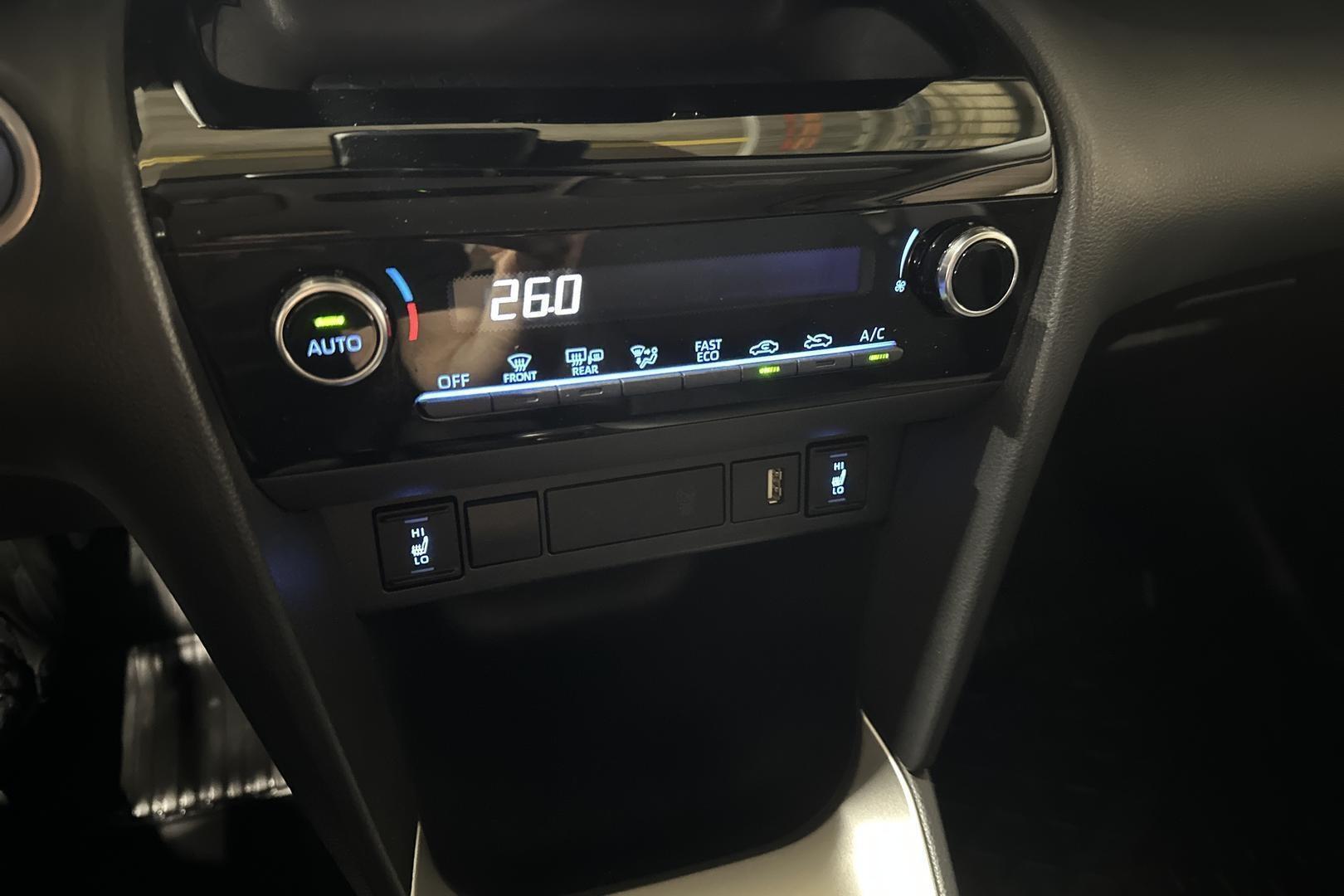 TOYOTA Yaris Cross 19