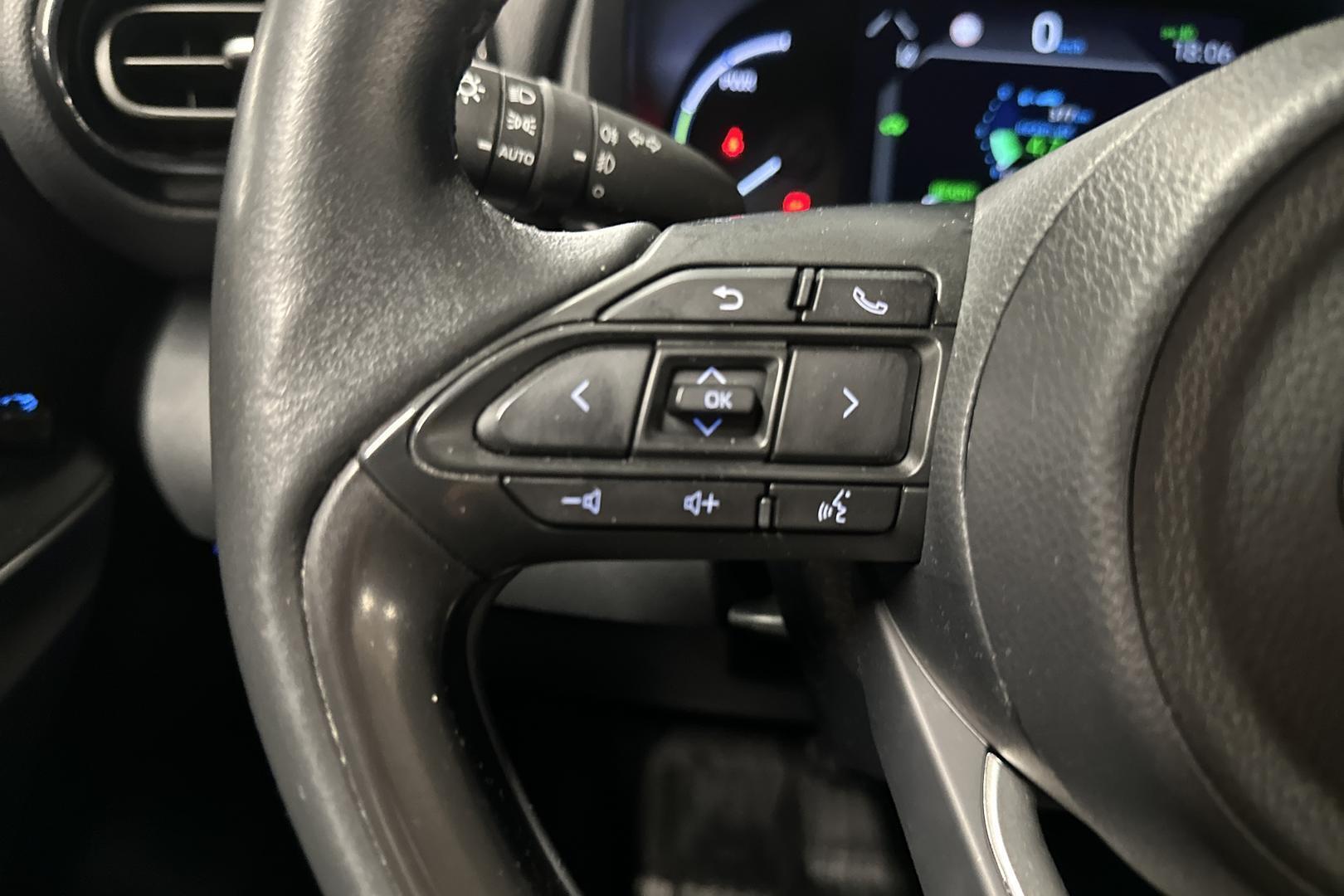 TOYOTA Yaris Cross 22