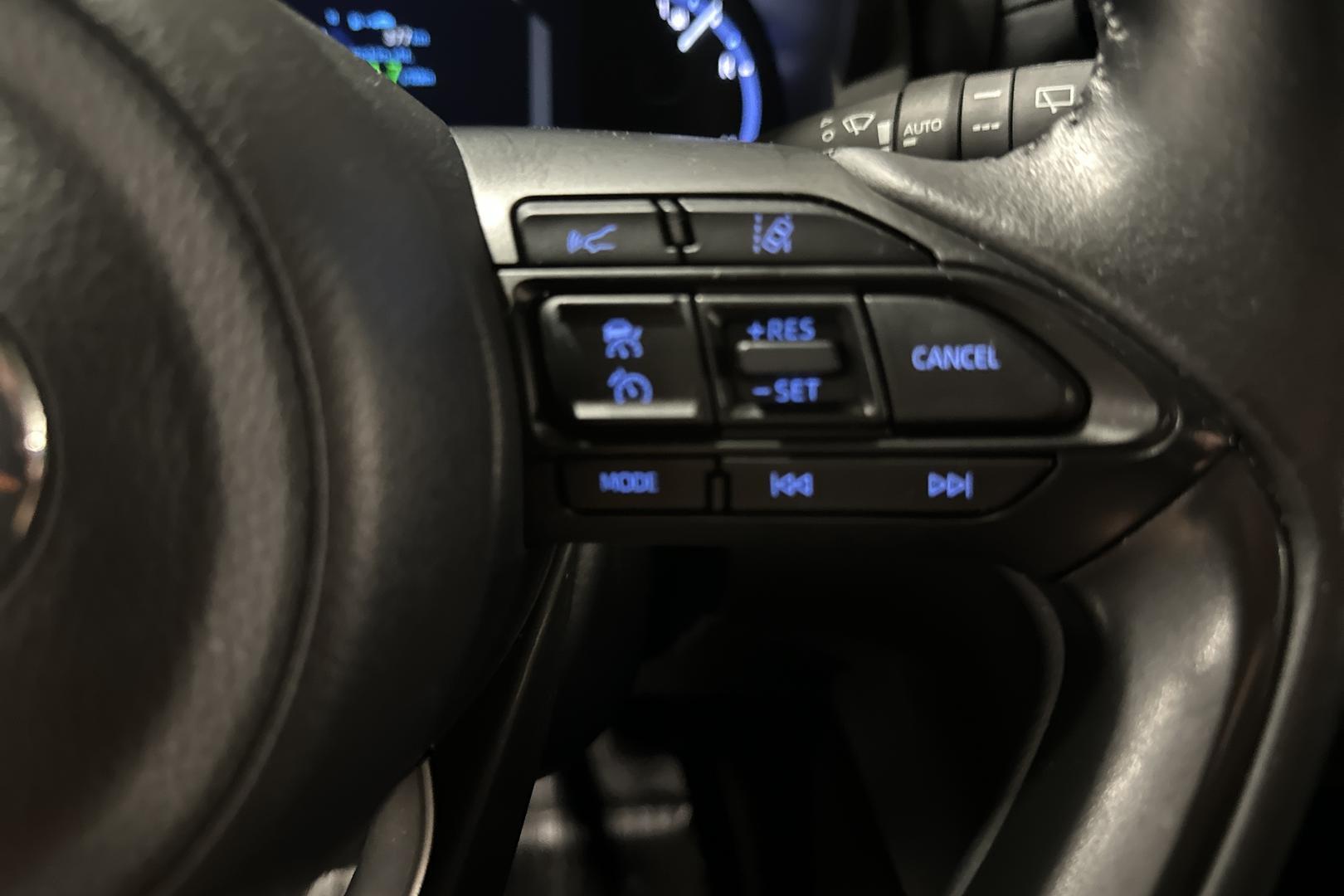 TOYOTA Yaris Cross 23