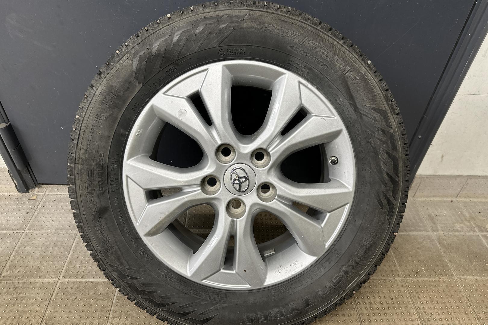 TOYOTA Yaris Cross 27