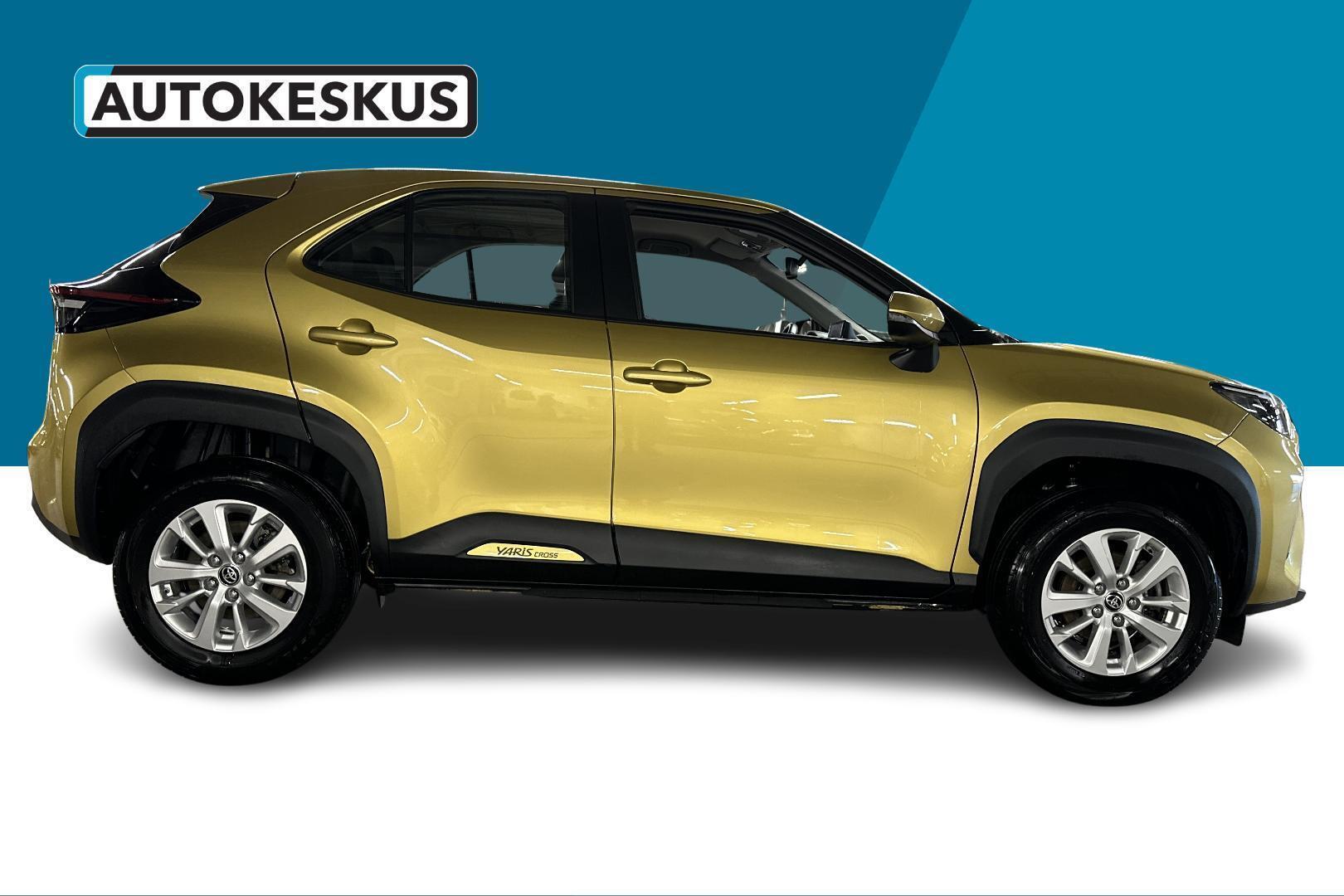 TOYOTA Yaris Cross 4
